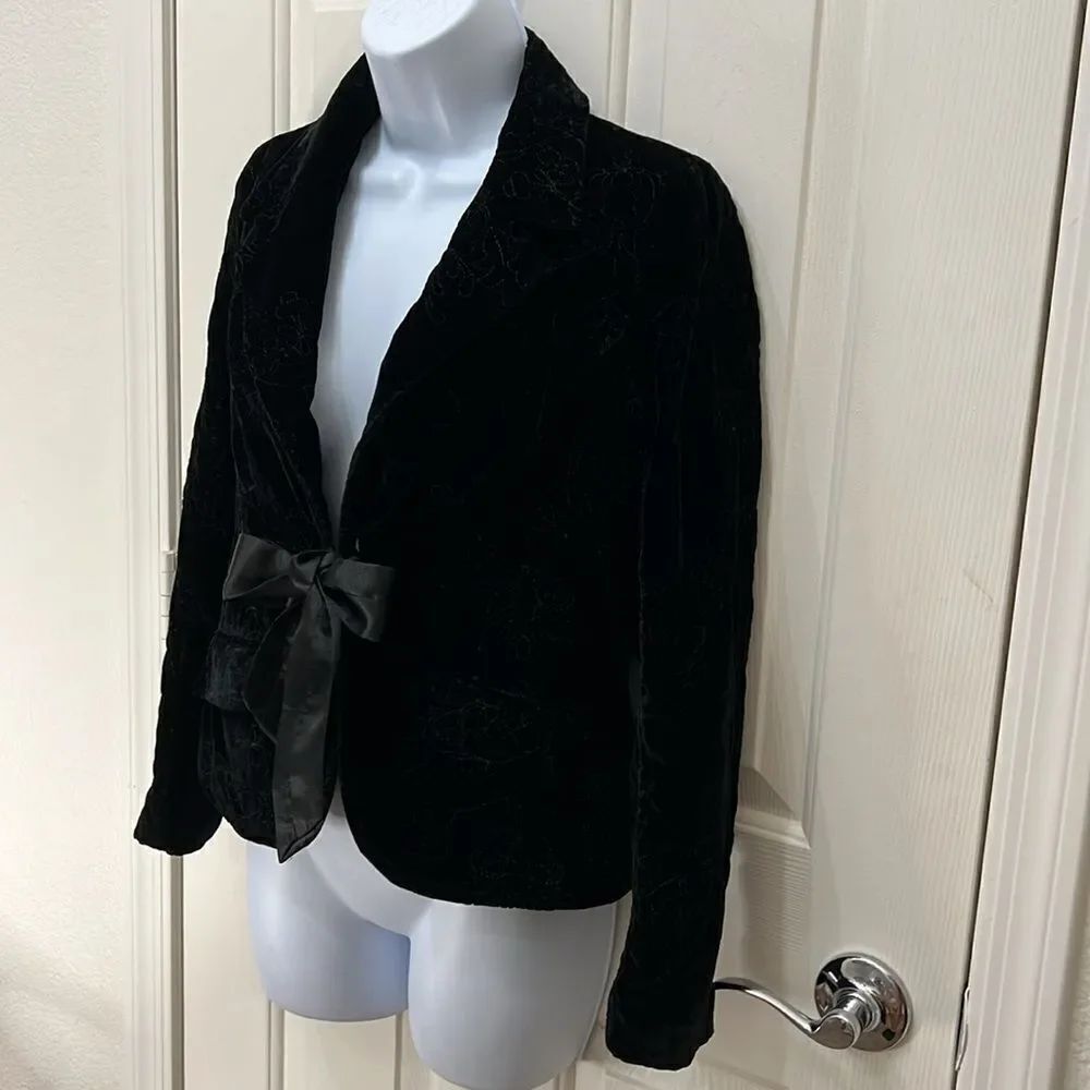 Old Navy Womens Black Jacket Size Small Tie Front Floral Embroidered Velvet Crop - Picture 3 of 10
